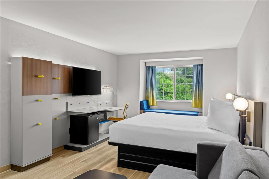 Microtel Inn & Suites By Wyndham Norcross Room photo