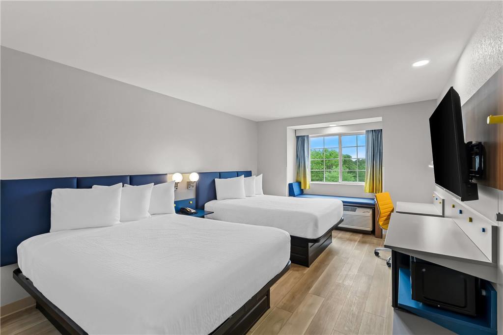 Microtel Inn & Suites By Wyndham Norcross Room photo