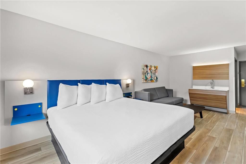 Microtel Inn & Suites By Wyndham Norcross Room photo