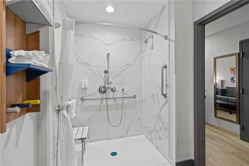Microtel Inn & Suites By Wyndham Norcross Room photo