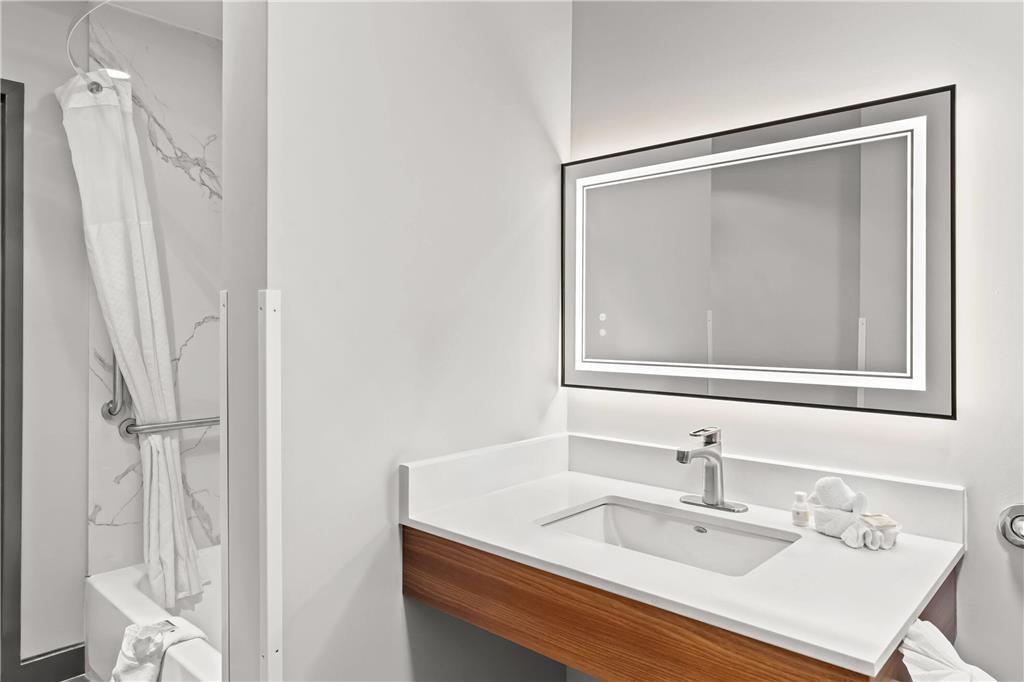 Microtel Inn & Suites By Wyndham Norcross Room photo